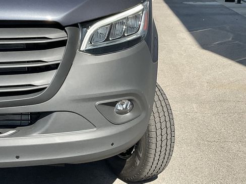 Used 2025 Mercedes-Benz Sprinter 2500 image 8