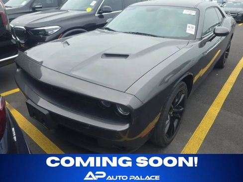 Used 2018 Dodge Challenger SXT Plus RWD image 1