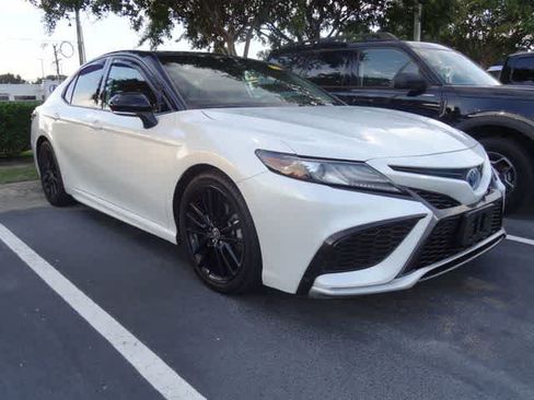 Used 2023 Toyota Camry XSE w/ Cold Weather Package FWD image 3