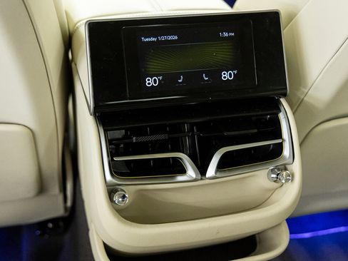 Used 2026 Bentley Flying Spur Plug-In Hybrid image 50