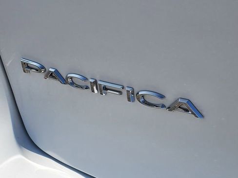 New 2026 Chrysler Pacifica Select image 30