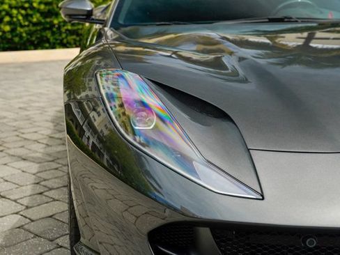 Used 2020 Ferrari 812 Superfast RWD image 10