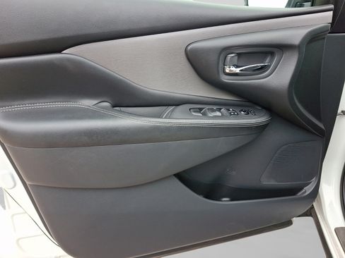 Used 2023 Nissan Murano SV w/ SV Midnight Edition Package AWD/4WD image 11