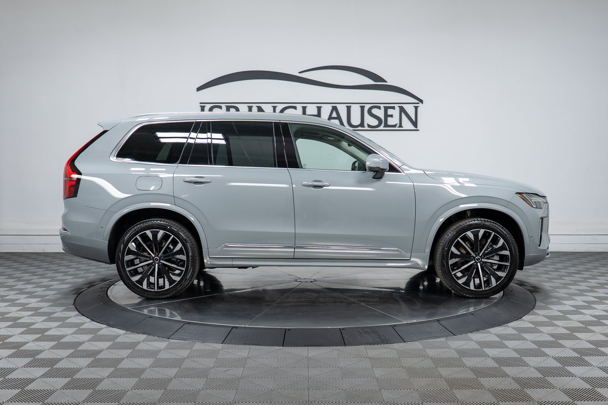 New 2026 Volvo XC90 T8 Plus w/ Protection Package Premier AWD/4WD image 4