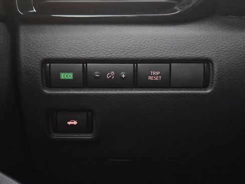 Used 2025 Nissan Sentra SV image 25