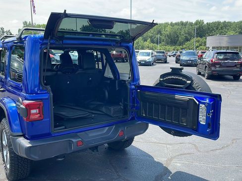 Used 2020 Jeep Wrangler Unlimited Sahara AWD/4WD image 29