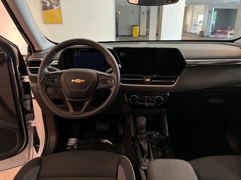 Used 2025 Chevrolet TrailBlazer LT FWD image 33