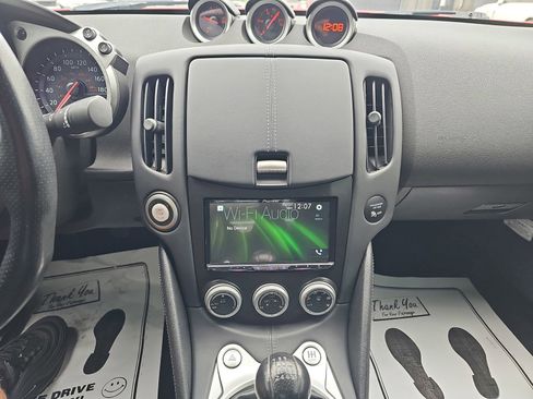 Used 2020 Nissan 370Z Coupe RWD image 20