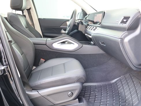 Certified 2024 Mercedes-Benz GLS 450 4MATIC image 32