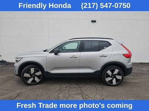 Used 2023 Volvo XC40 Recharge Ultimate image 3