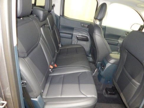 New 2025 Ford Maverick Lariat w/ Black Appearance Package image 18