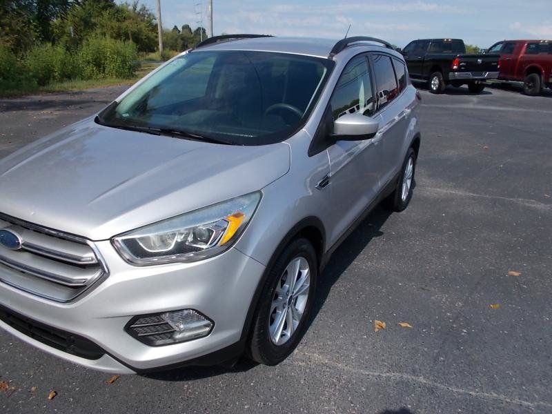 Used 2017 Ford Escape SE w/ Equipment Group 201A FWD image 8