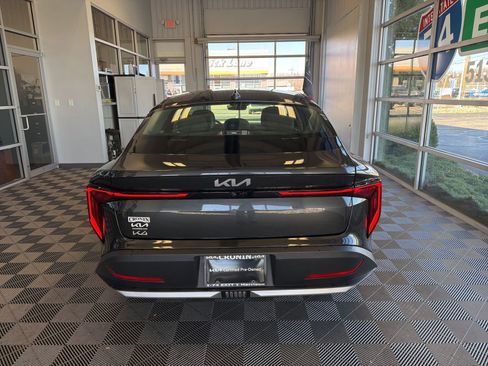 Used 2025 Kia K4 EX image 5