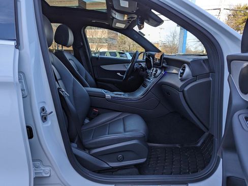 Used 2021 Mercedes-Benz GLC 300 4MATIC image 33