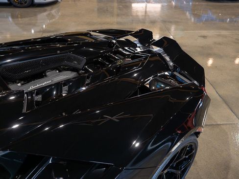 Used 2025 Lamborghini Revuelto AWD/4WD image 75