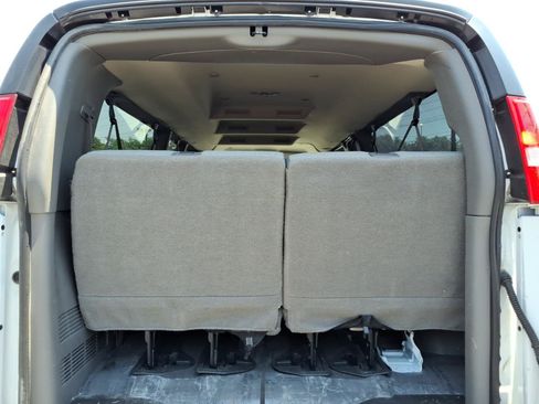Used 2025 GMC Savana 3500 LT w/ LT Preferred Equipment Group RWD image 11