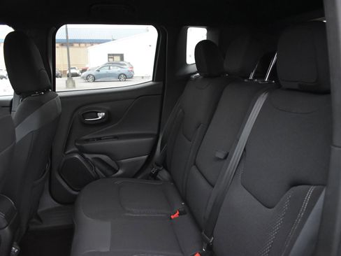 Used 2022 Jeep Renegade Altitude w/ Convenience Group image 14