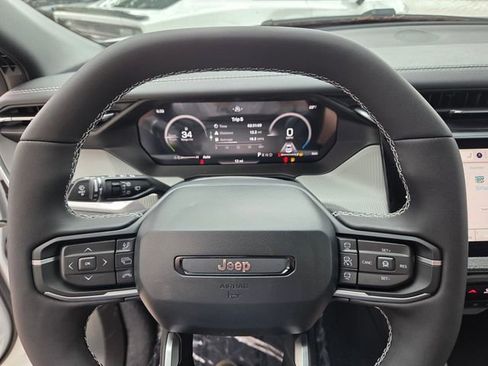 New 2026 Jeep Cherokee Laredo AWD/4WD image 28