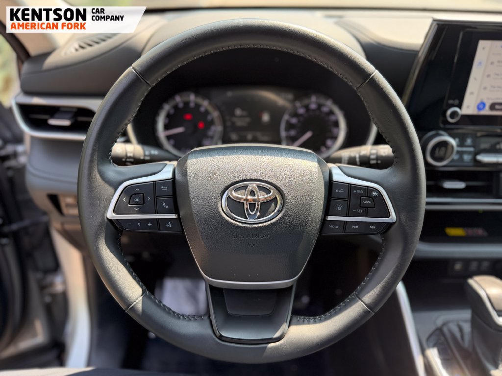 Used 2025 Toyota Highlander XLE AWD/4WD image 13
