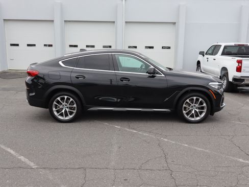 Used 2022 BMW X6 xDrive40i w/ Premium Package AWD/4WD image 11