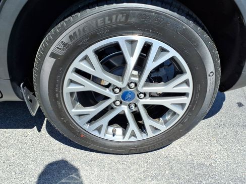 Certified 2022 Ford Escape SEL AWD/4WD image 12