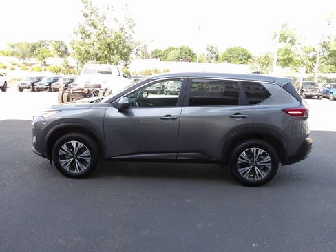 Used 2023 Nissan Rogue SV image 5