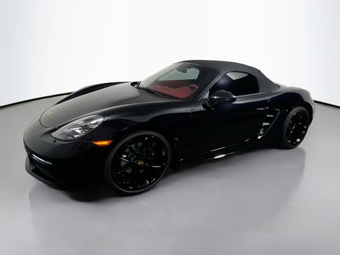 Used 2024 Porsche 718 Boxster RWD image 9