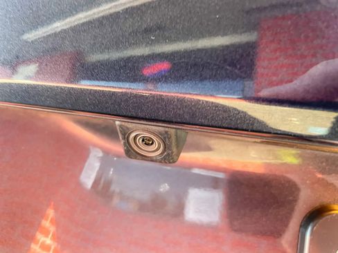 Used 2018 Subaru Forester 2.5i Premium w/ All-Weather Package image 40