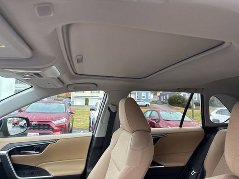 Used 2023 Toyota RAV4 XLE image 7