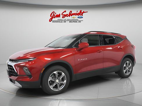 Used 2024 Chevrolet Blazer LT w/ Convenience Package FWD image 2