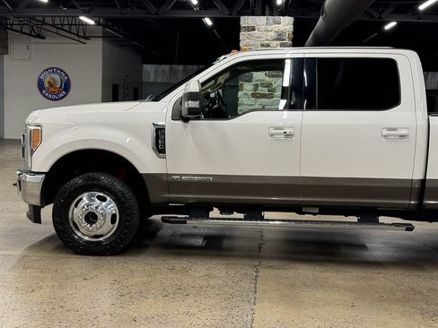 Used 2017 Ford F350 Lariat w/ Lariat Ultimate Package AWD/4WD image 5