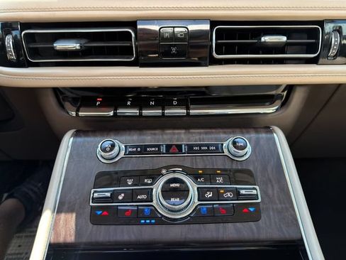 Used 2022 Lincoln Aviator Reserve w/ Equipment Group 201A AWD/4WD image 39