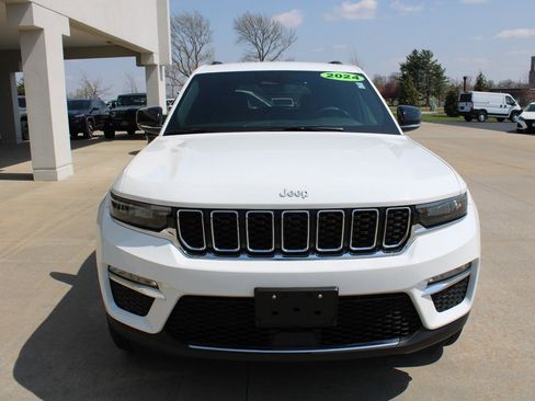 Used 2024 Jeep Grand Cherokee Limited image 3