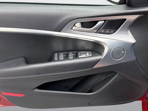 Used 2022 Genesis G70 2.0T w/ Prestige Package image 9