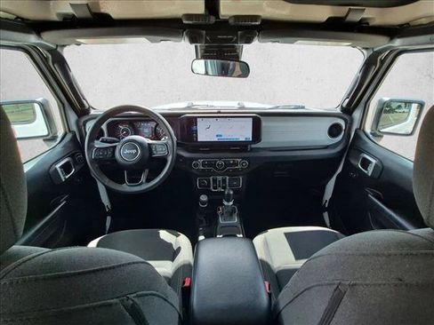 Used 2024 Jeep Wrangler Unlimited Sport AWD/4WD image 12