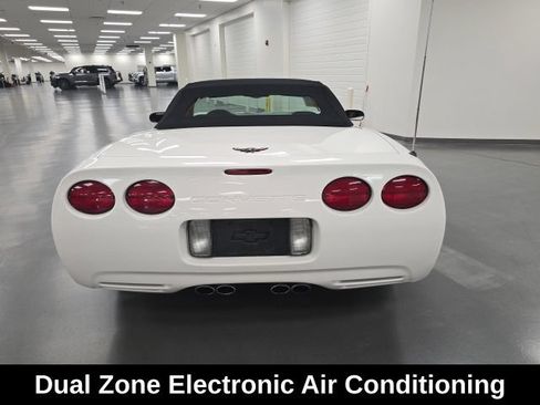 Used 2001 Chevrolet Corvette Convertible w/ Preferred Equipment Group2 RWD image 4