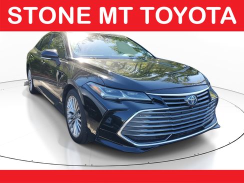 Used 2022 Toyota Avalon Limited image 1