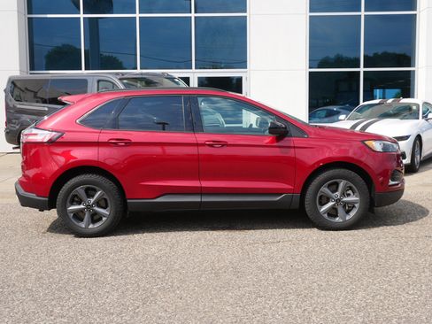 Used 2023 Ford Edge SEL w/ Sport Appearance Package AWD/4WD image 2
