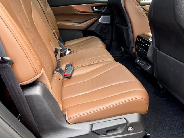 Certified 2025 Acura MDX w/ Technology Package FWD image 15