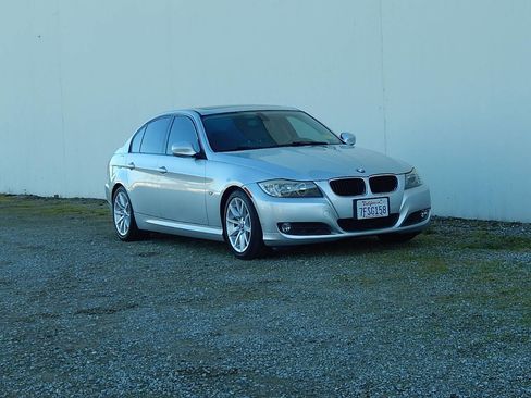 Used 2010 BMW 328i Sedan image 1