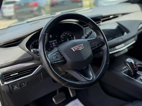 Used 2019 Cadillac XT4 Sport w/ Cold Weather Package FWD image 14