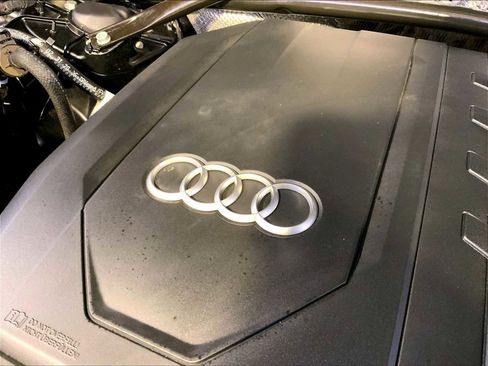 Used 2021 Audi Q5 Premium w/ Convenience Package image 33