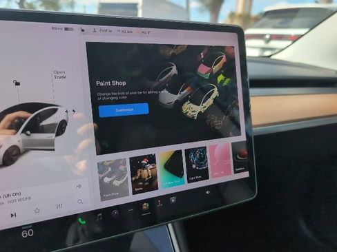 Used 2020 Tesla Model 3 Standard Range Plus image 19