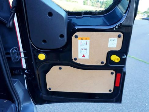 Used 2016 Ford Transit Connect XL image 19