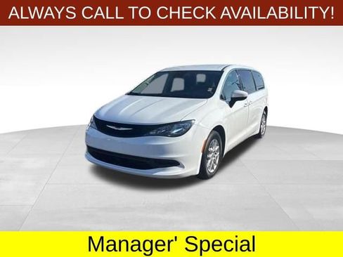 Used 2023 Chrysler Voyager LX FWD image 3