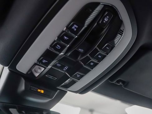 Used 2024 Porsche Macan S image 28