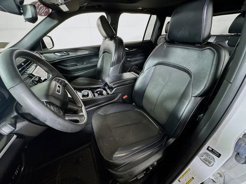 Used 2023 Jeep Grand Cherokee Altitude image 14