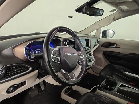 Used 2017 Chrysler Pacifica Touring-L Plus w/ Advanced Safetytec Group image 14