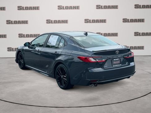 Used 2025 Toyota Camry SE FWD image 3