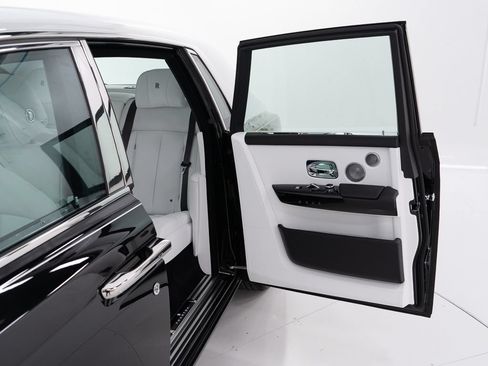 Certified 2026 Rolls-Royce Phantom Sedan RWD image 22